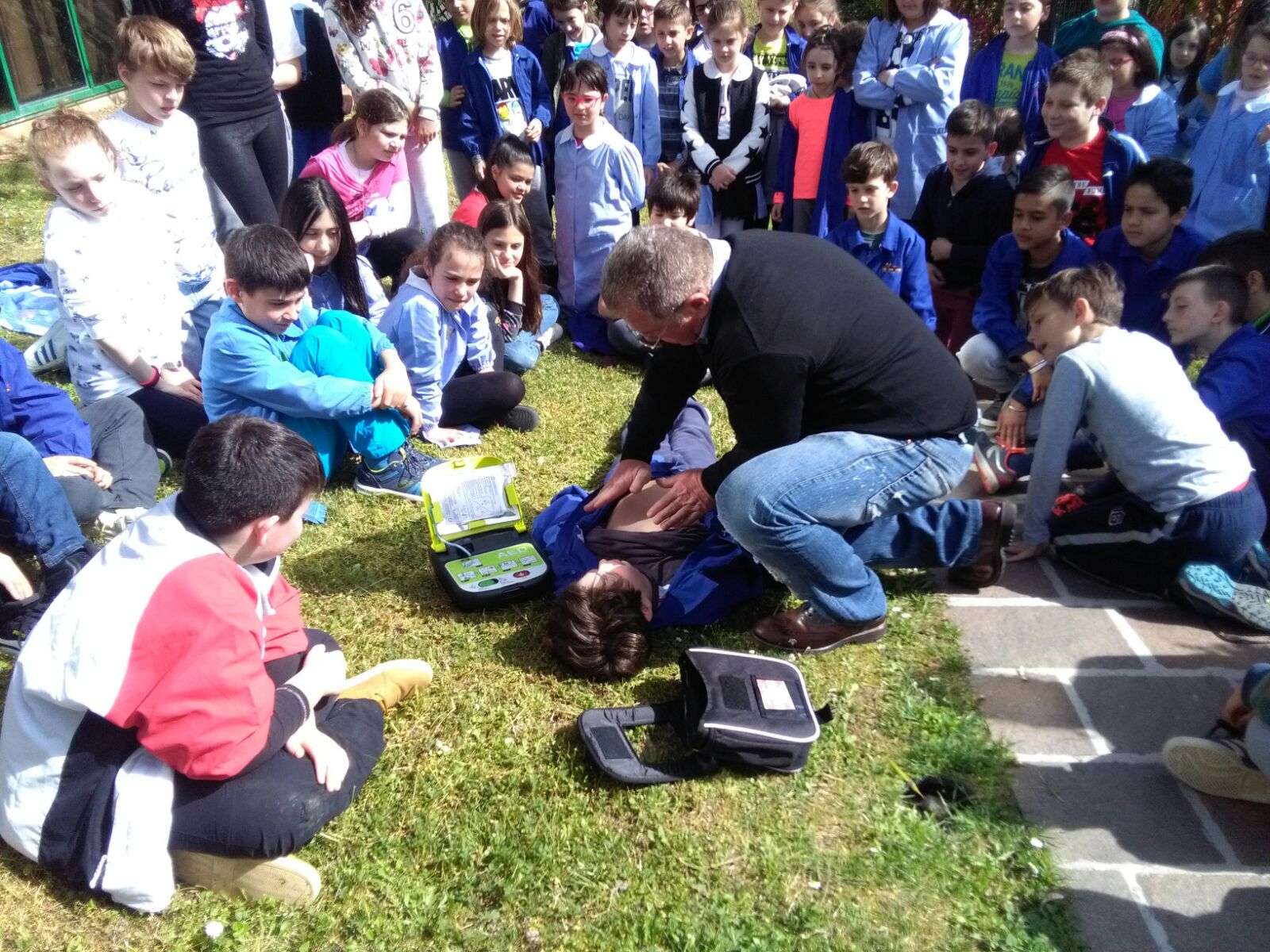 Defibrillatore Esenta (4)
