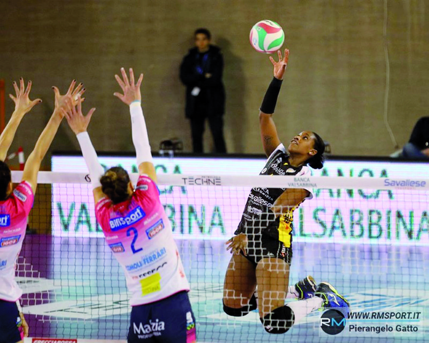 rivero attacca