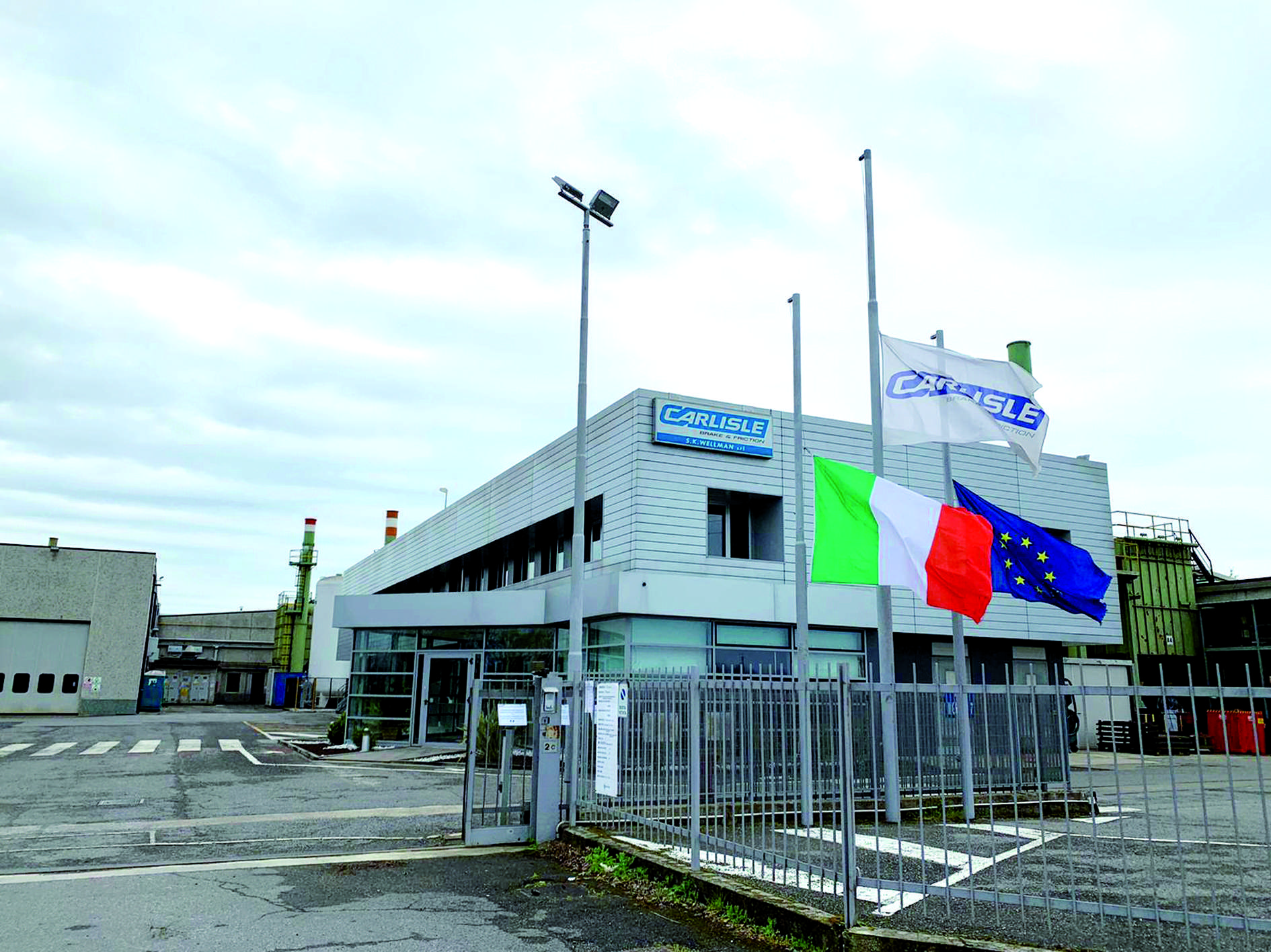 La Sk Welmann ha donato 3 mila mascherine, 30 termometri e 5 computer