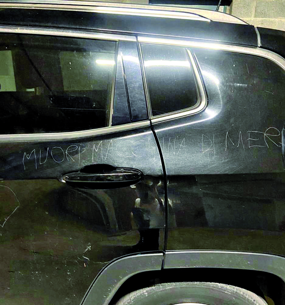 AUTO VANDALIZZATE CITY